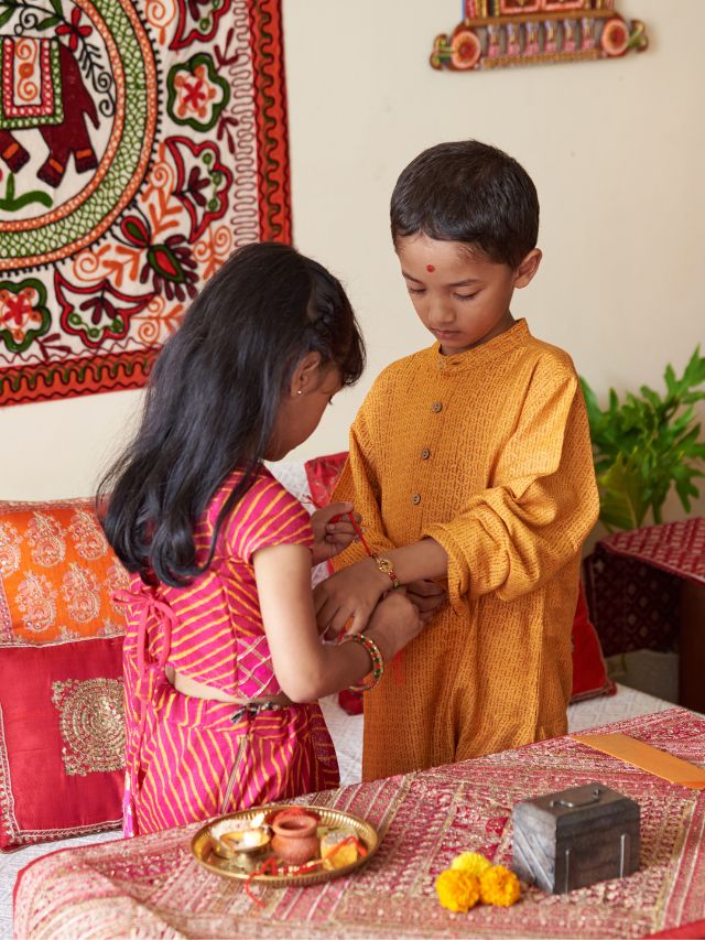 Must watch these great movies with family on Rakshabandhan